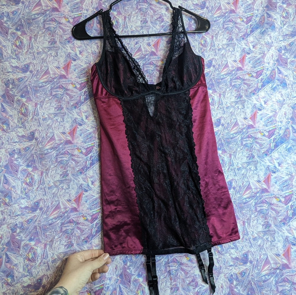 Dreamgirl Black and Maroon Chemise with Lace Overlay NWOT Size M
